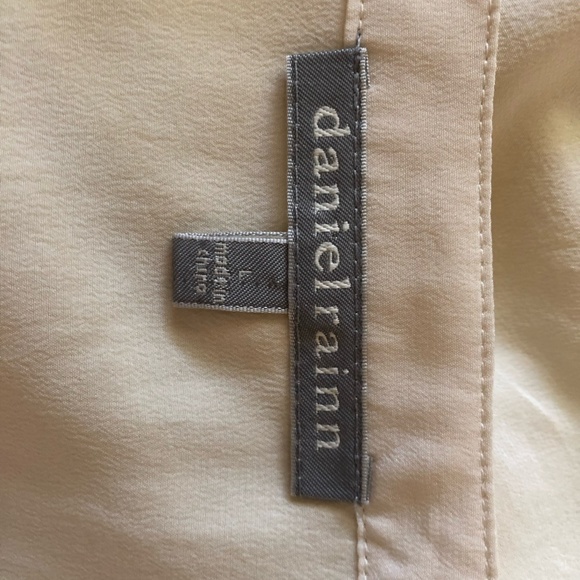 SOLD danielrainn elegant silk blouse - Picture 9 of 11